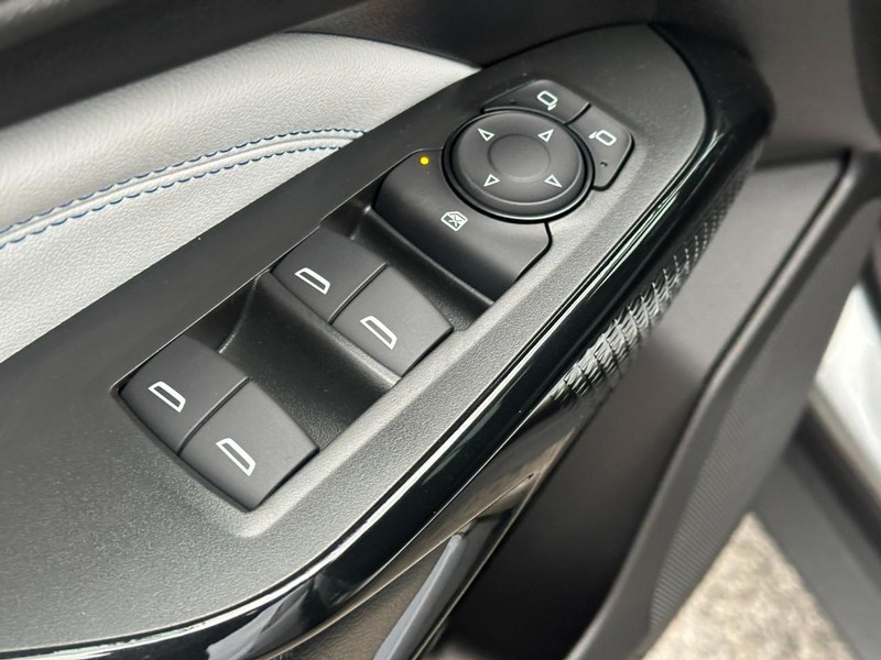 Chevrolet Trax Vehicle Full-screen Gallery Image 9