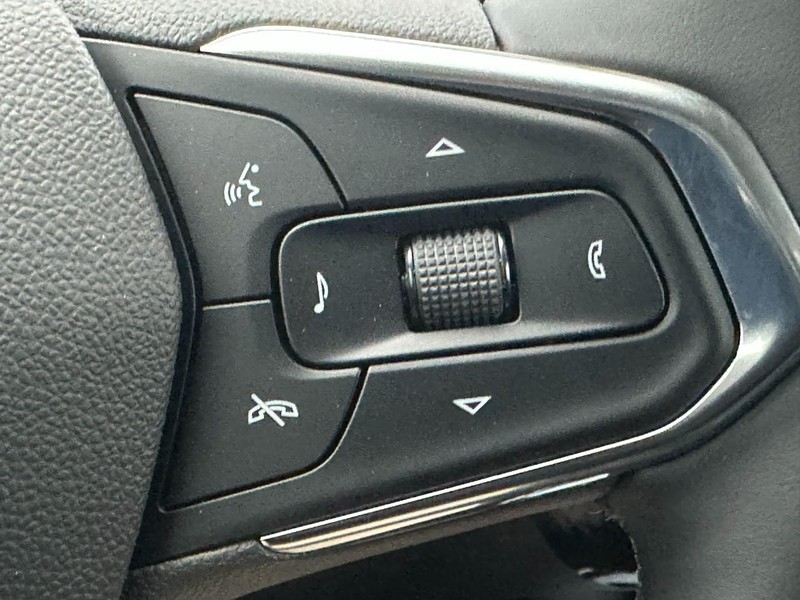 Chevrolet Trax Vehicle Full-screen Gallery Image 12