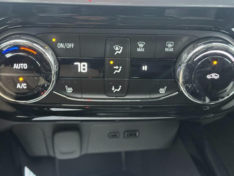 Chevrolet Trax Vehicle Full-screen Gallery Image 13