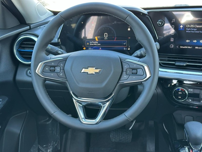 Chevrolet Trax Vehicle Full-screen Gallery Image 6