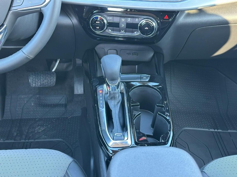 Chevrolet Trax Vehicle Full-screen Gallery Image 8