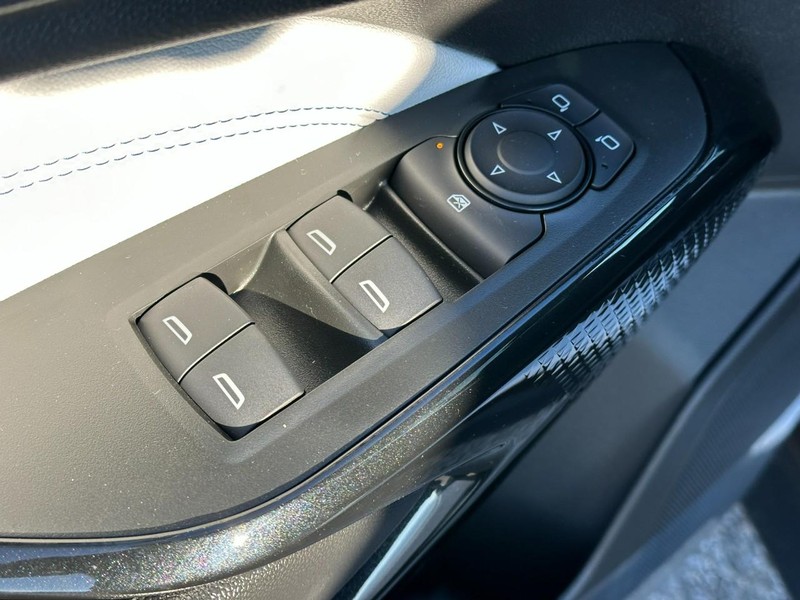 Chevrolet Trax Vehicle Full-screen Gallery Image 9