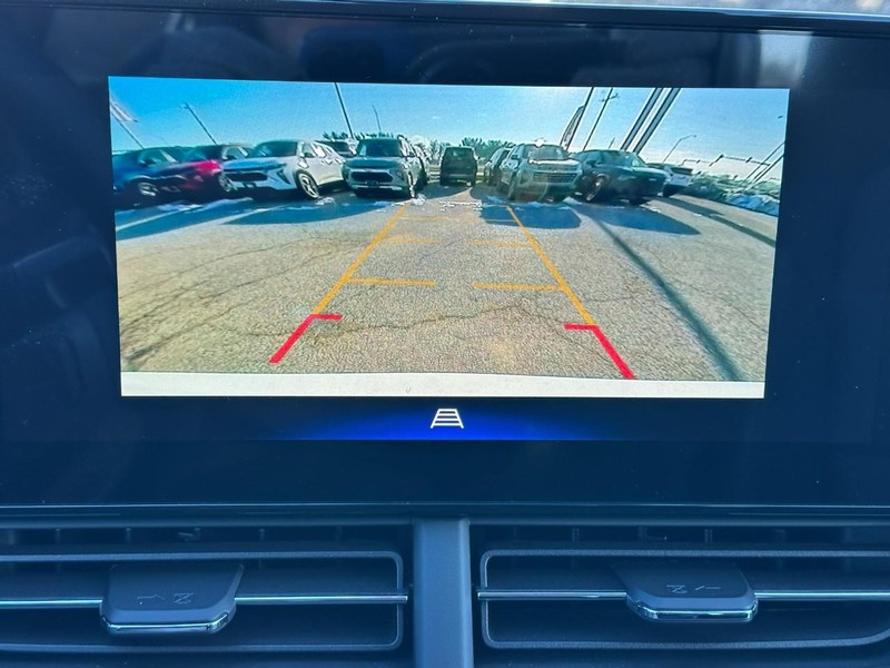 Chevrolet Trax Vehicle Full-screen Gallery Image 14