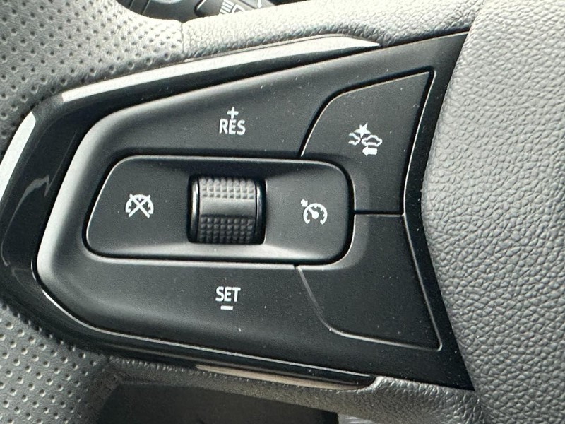 Chevrolet Trax Vehicle Full-screen Gallery Image 11