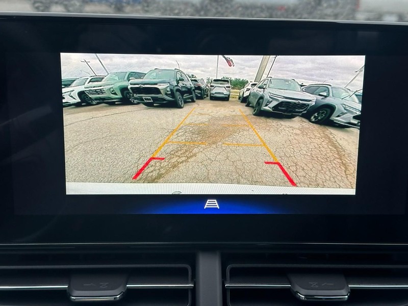 Chevrolet Trax Vehicle Full-screen Gallery Image 13