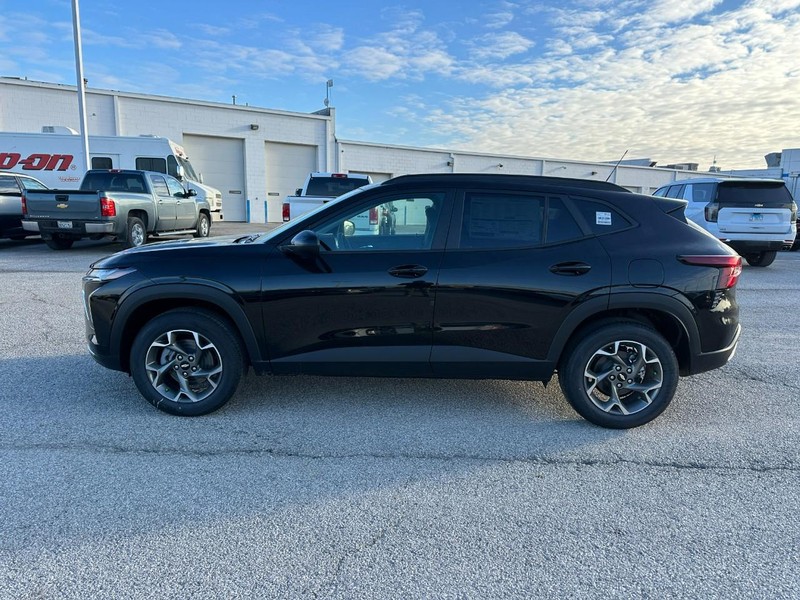 Chevrolet Trax Vehicle Full-screen Gallery Image 2