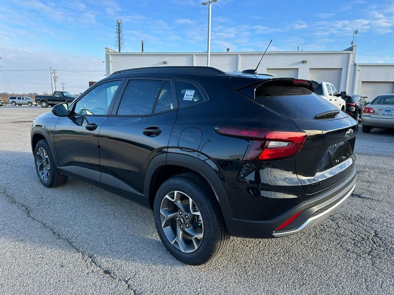 Chevrolet Trax Vehicle Full-screen Gallery Image 3