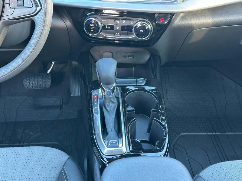 Chevrolet Trax Vehicle Full-screen Gallery Image 8