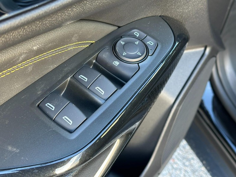 Chevrolet Trax Vehicle Full-screen Gallery Image 9