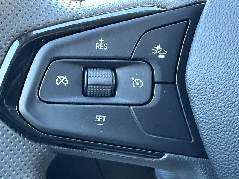 Chevrolet Trax Vehicle Full-screen Gallery Image 11