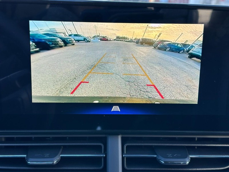 Chevrolet Trax Vehicle Full-screen Gallery Image 13