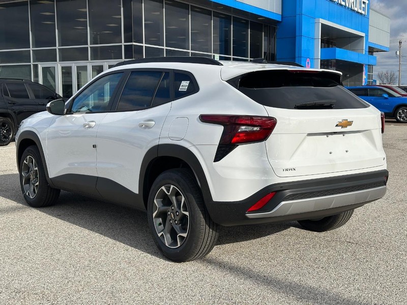 Chevrolet Trax Vehicle Full-screen Gallery Image 3