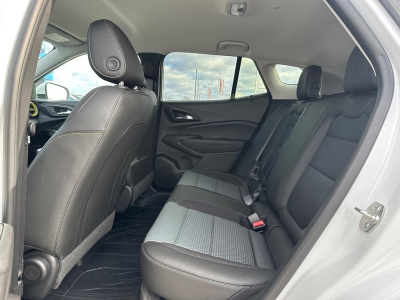 Chevrolet Trax Vehicle Full-screen Gallery Image 5