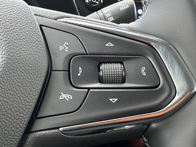 Chevrolet Trax Vehicle Full-screen Gallery Image 9