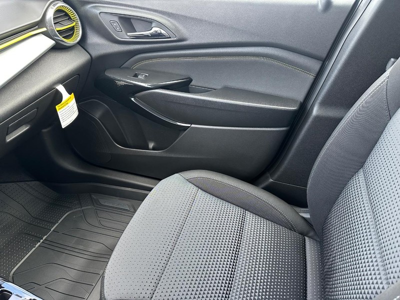 Chevrolet Trax Vehicle Full-screen Gallery Image 15