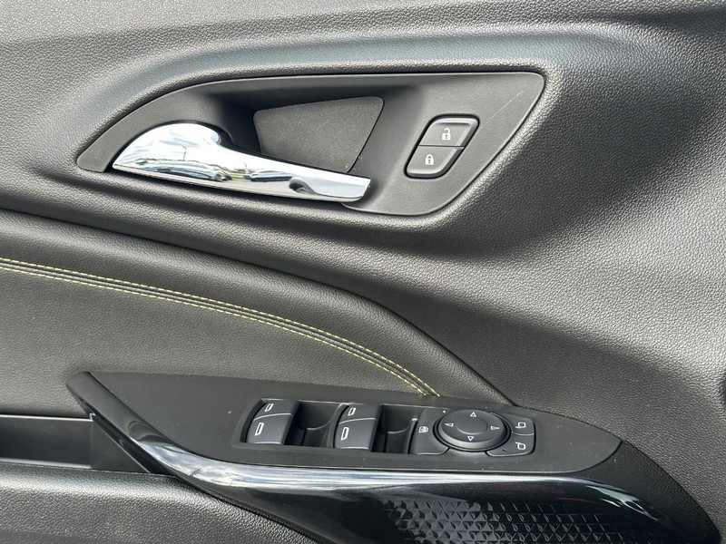 Chevrolet Trax Vehicle Full-screen Gallery Image 16