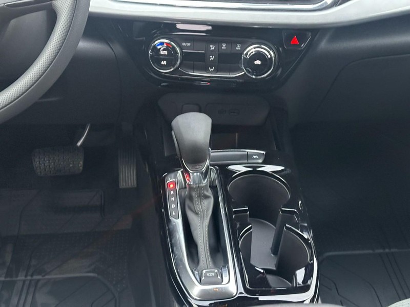 Chevrolet Trax Vehicle Full-screen Gallery Image 8