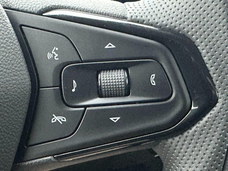 Chevrolet Trax Vehicle Full-screen Gallery Image 12