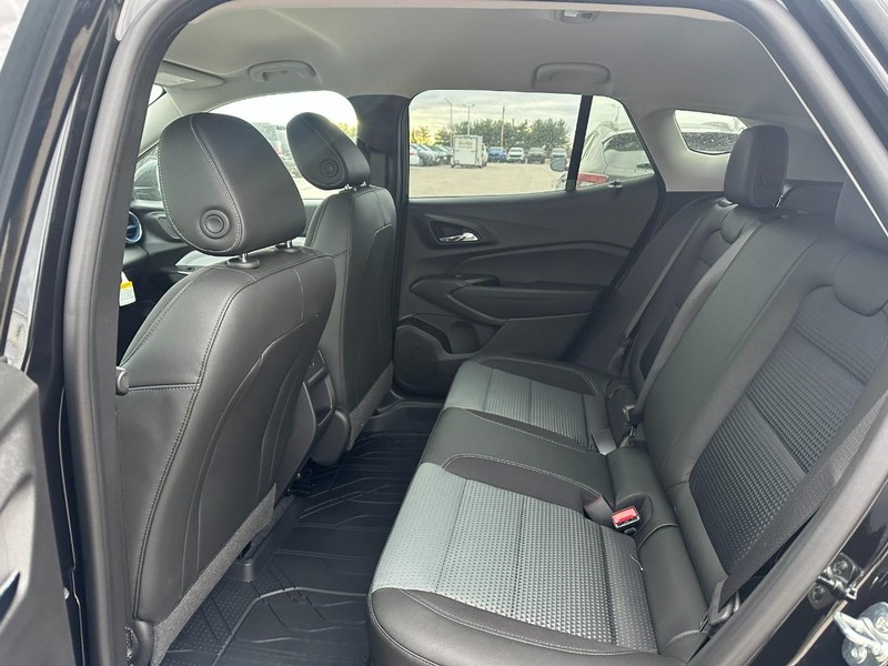 Chevrolet Trax Vehicle Full-screen Gallery Image 4