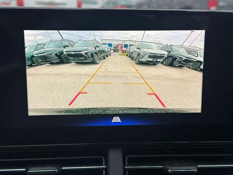 Chevrolet Trax Vehicle Full-screen Gallery Image 14