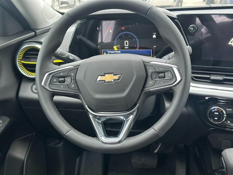 Chevrolet Trax Vehicle Full-screen Gallery Image 6