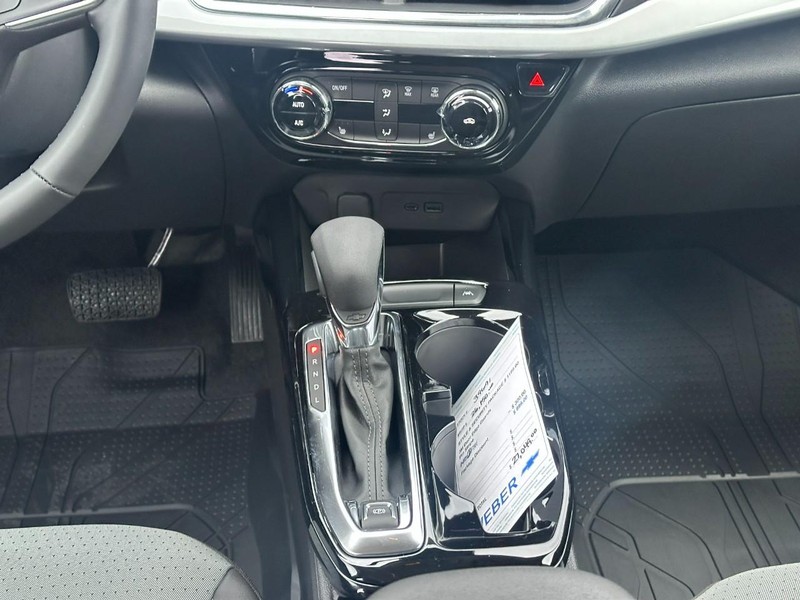 Chevrolet Trax Vehicle Full-screen Gallery Image 8