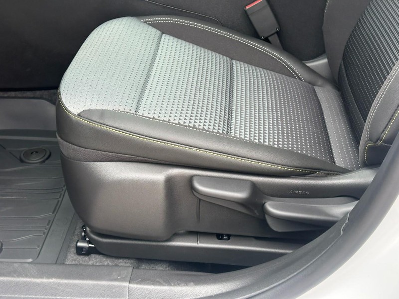 Chevrolet Trax Vehicle Full-screen Gallery Image 10