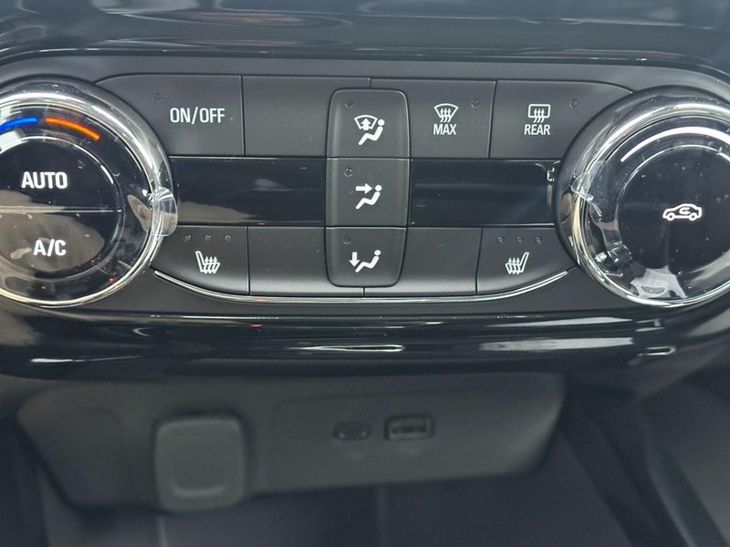 Chevrolet Trax Vehicle Full-screen Gallery Image 13