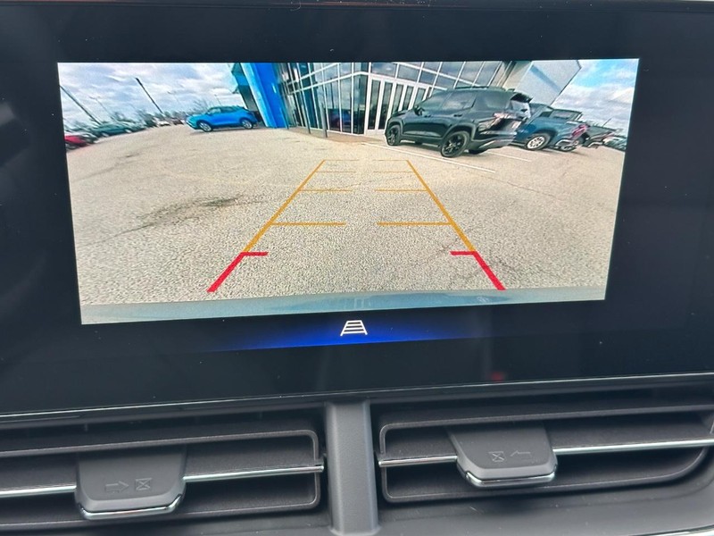 Chevrolet Trax Vehicle Full-screen Gallery Image 12