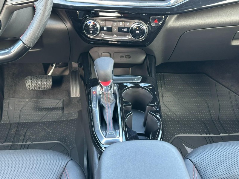 Chevrolet Trax Vehicle Full-screen Gallery Image 8