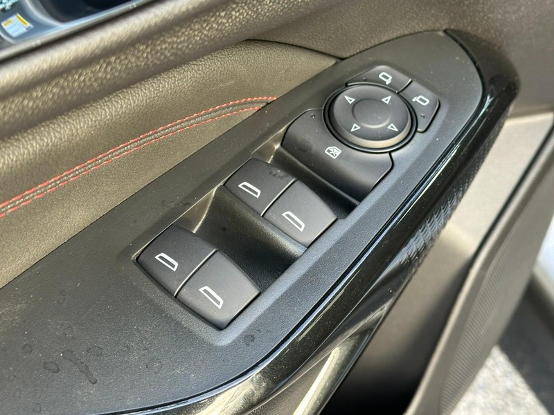 Chevrolet Trax Vehicle Full-screen Gallery Image 9