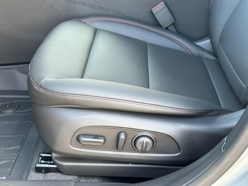 Chevrolet Trax Vehicle Full-screen Gallery Image 10