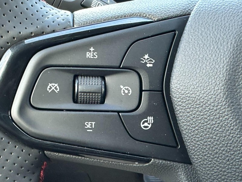 Chevrolet Trax Vehicle Full-screen Gallery Image 11