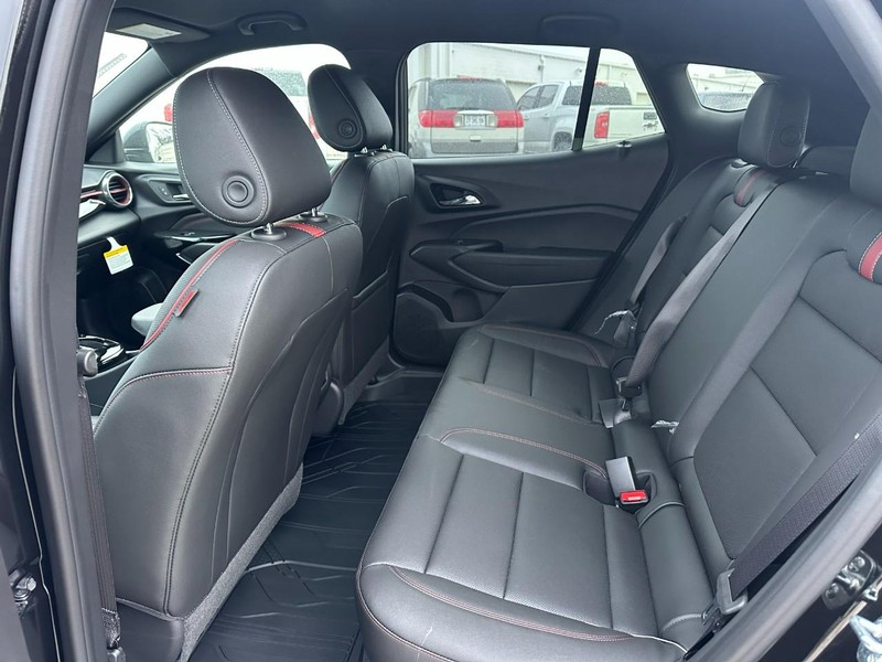 Chevrolet Trax Vehicle Full-screen Gallery Image 4