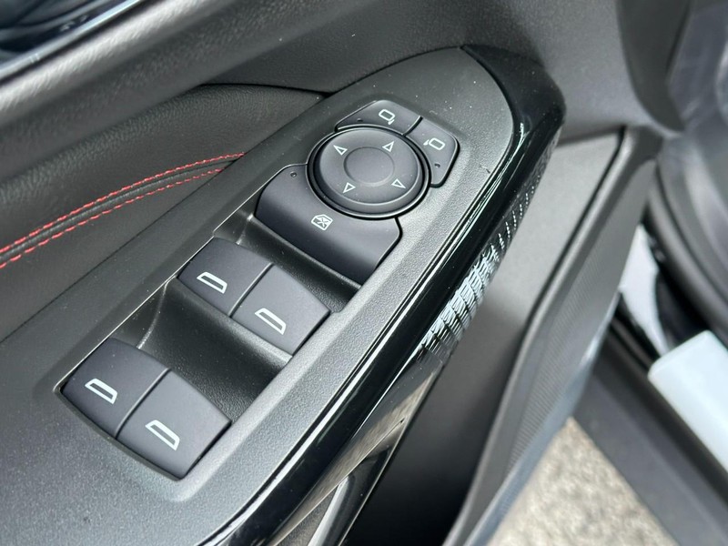 Chevrolet Trax Vehicle Full-screen Gallery Image 9