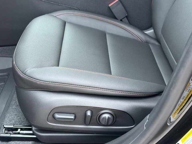 Chevrolet Trax Vehicle Full-screen Gallery Image 10