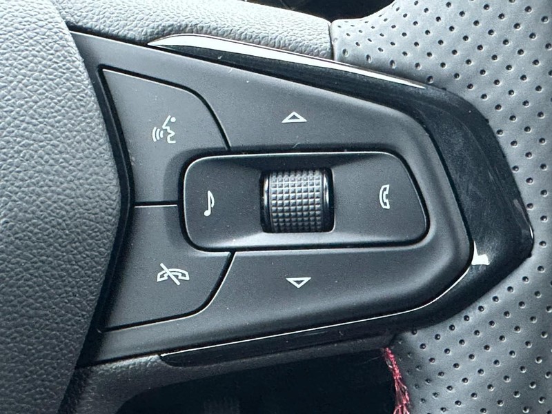 Chevrolet Trax Vehicle Full-screen Gallery Image 12