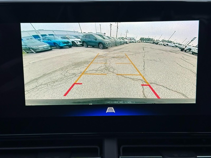 Chevrolet Trax Vehicle Full-screen Gallery Image 14