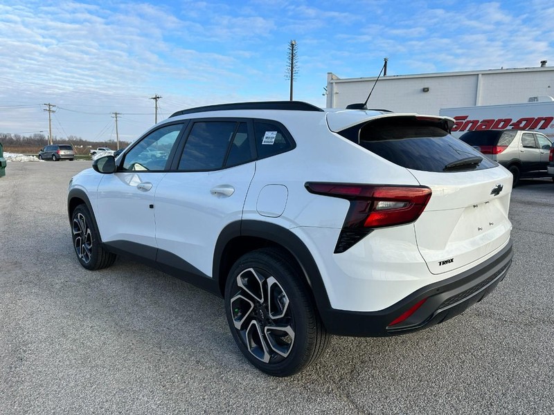 Chevrolet Trax Vehicle Full-screen Gallery Image 3