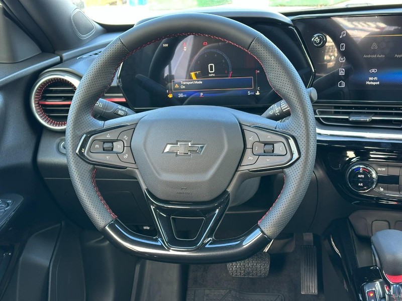 Chevrolet Trax Vehicle Full-screen Gallery Image 6