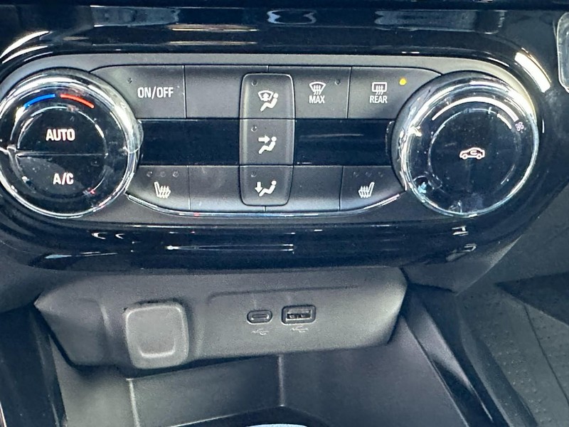 Chevrolet Trax Vehicle Full-screen Gallery Image 13