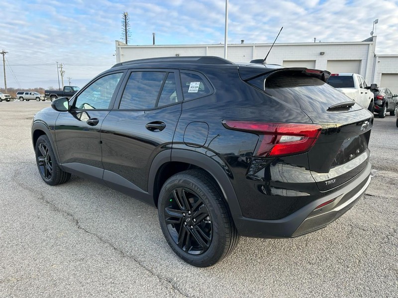 Chevrolet Trax Vehicle Full-screen Gallery Image 3