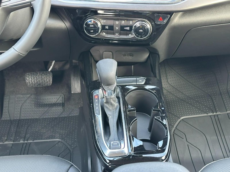 Chevrolet Trax Vehicle Full-screen Gallery Image 8