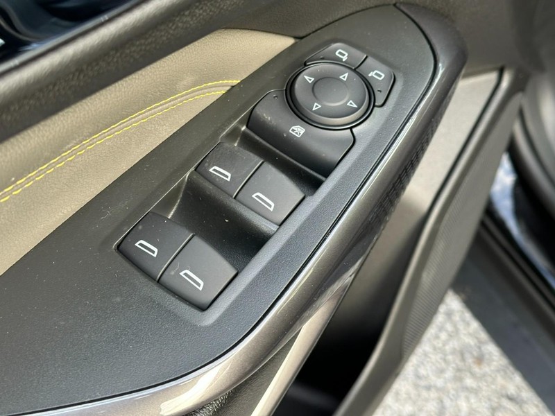 Chevrolet Trax Vehicle Full-screen Gallery Image 9