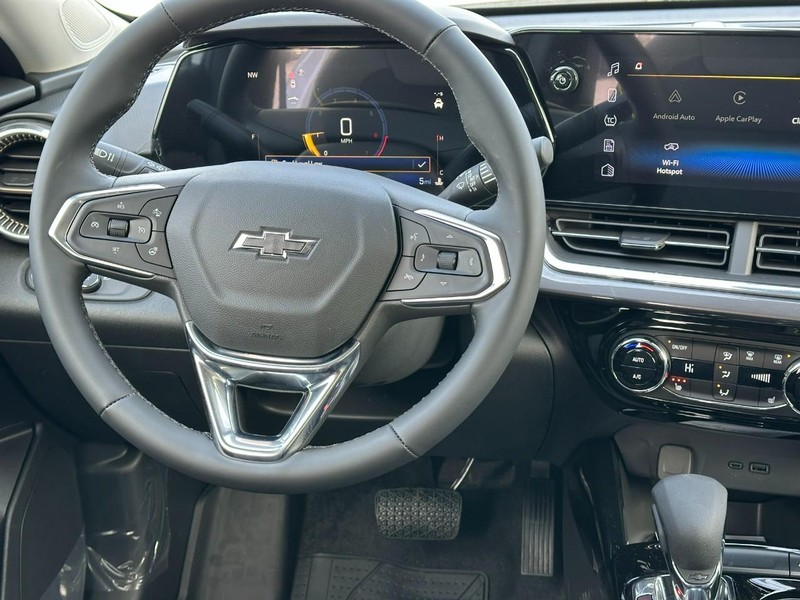 Chevrolet Trax Vehicle Full-screen Gallery Image 6