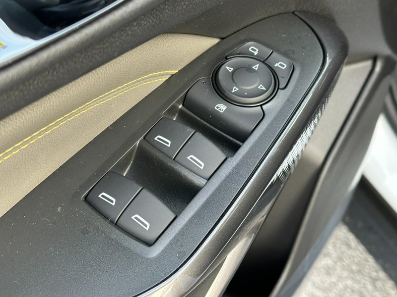 Chevrolet Trax Vehicle Full-screen Gallery Image 9