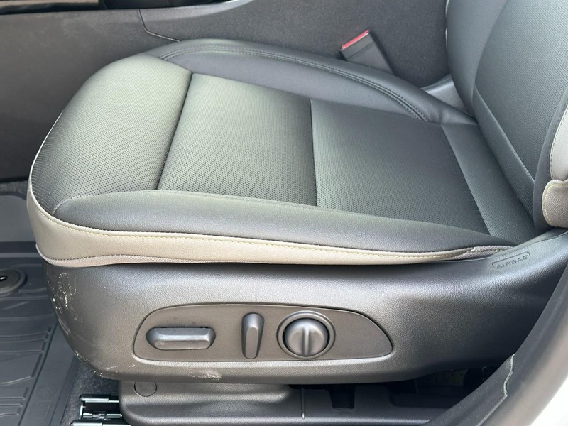 Chevrolet Trax Vehicle Full-screen Gallery Image 10