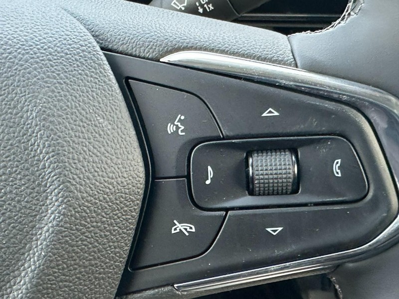 Chevrolet Trax Vehicle Full-screen Gallery Image 12