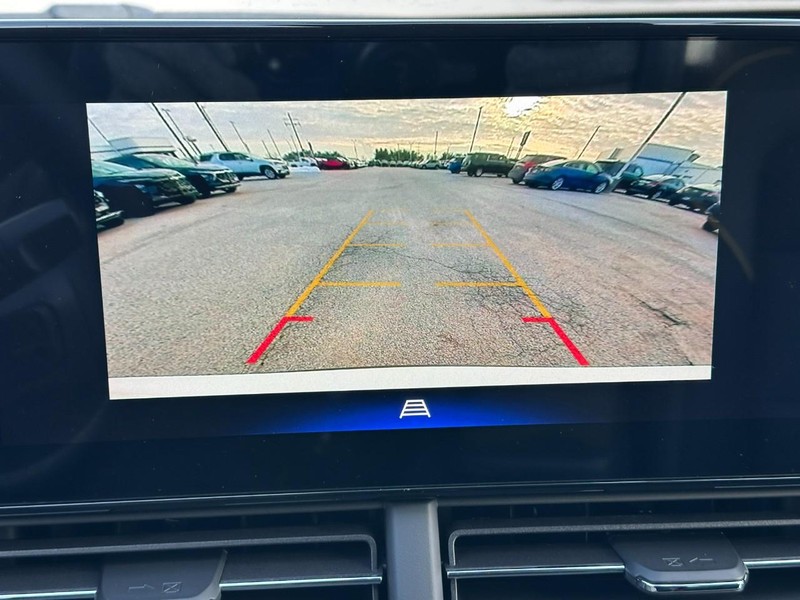 Chevrolet Trax Vehicle Full-screen Gallery Image 14