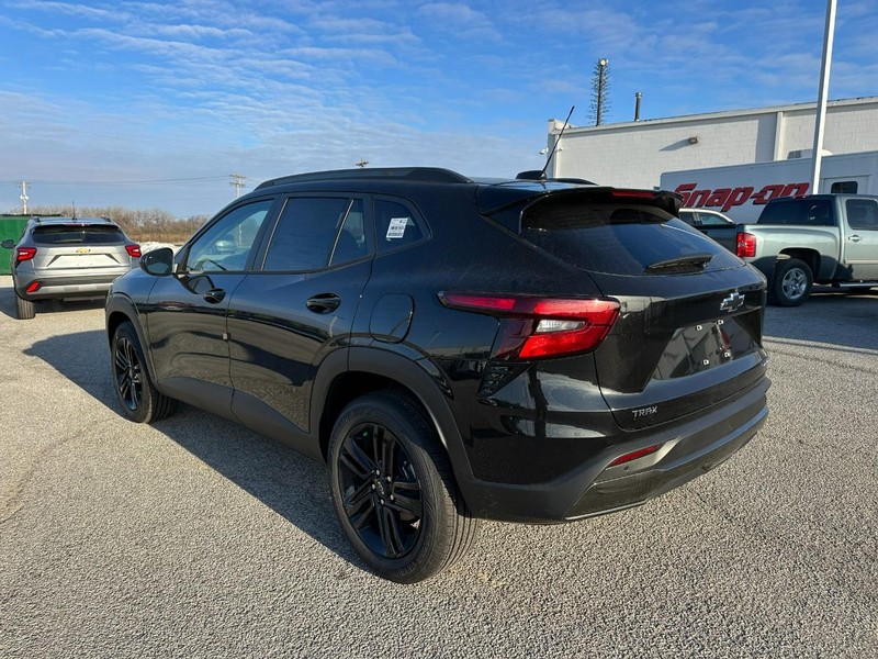 Chevrolet Trax Vehicle Full-screen Gallery Image 3